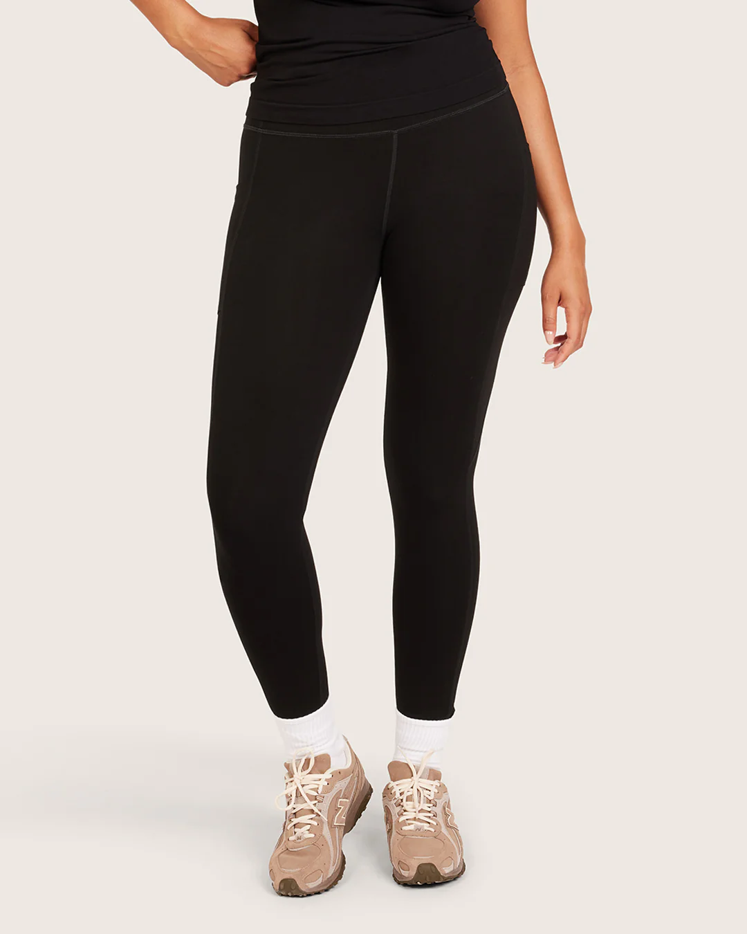 High Waist Leggings with Pocket - Black - Image 10