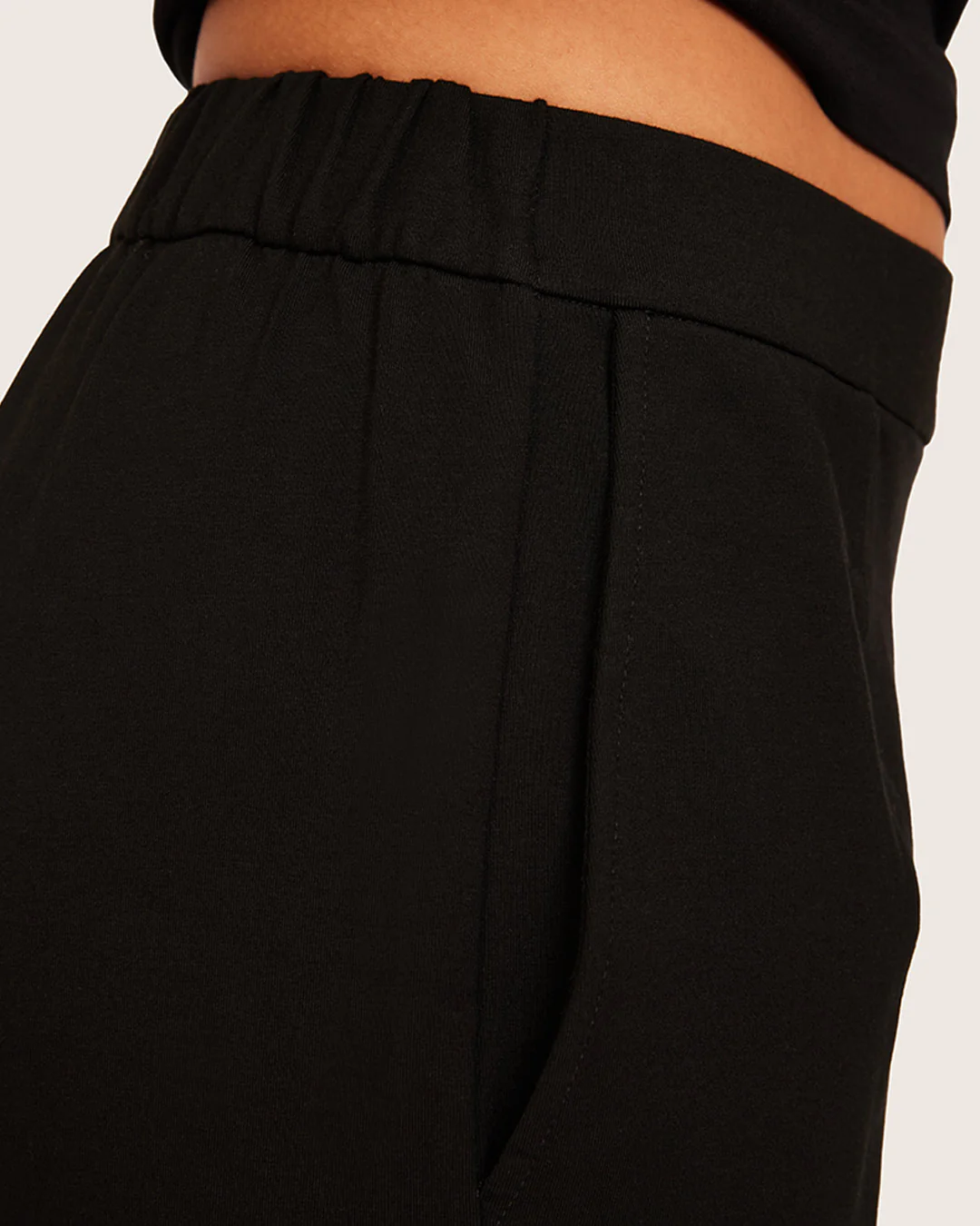 Relaxed Leg Pants - Short - Black - Image 7