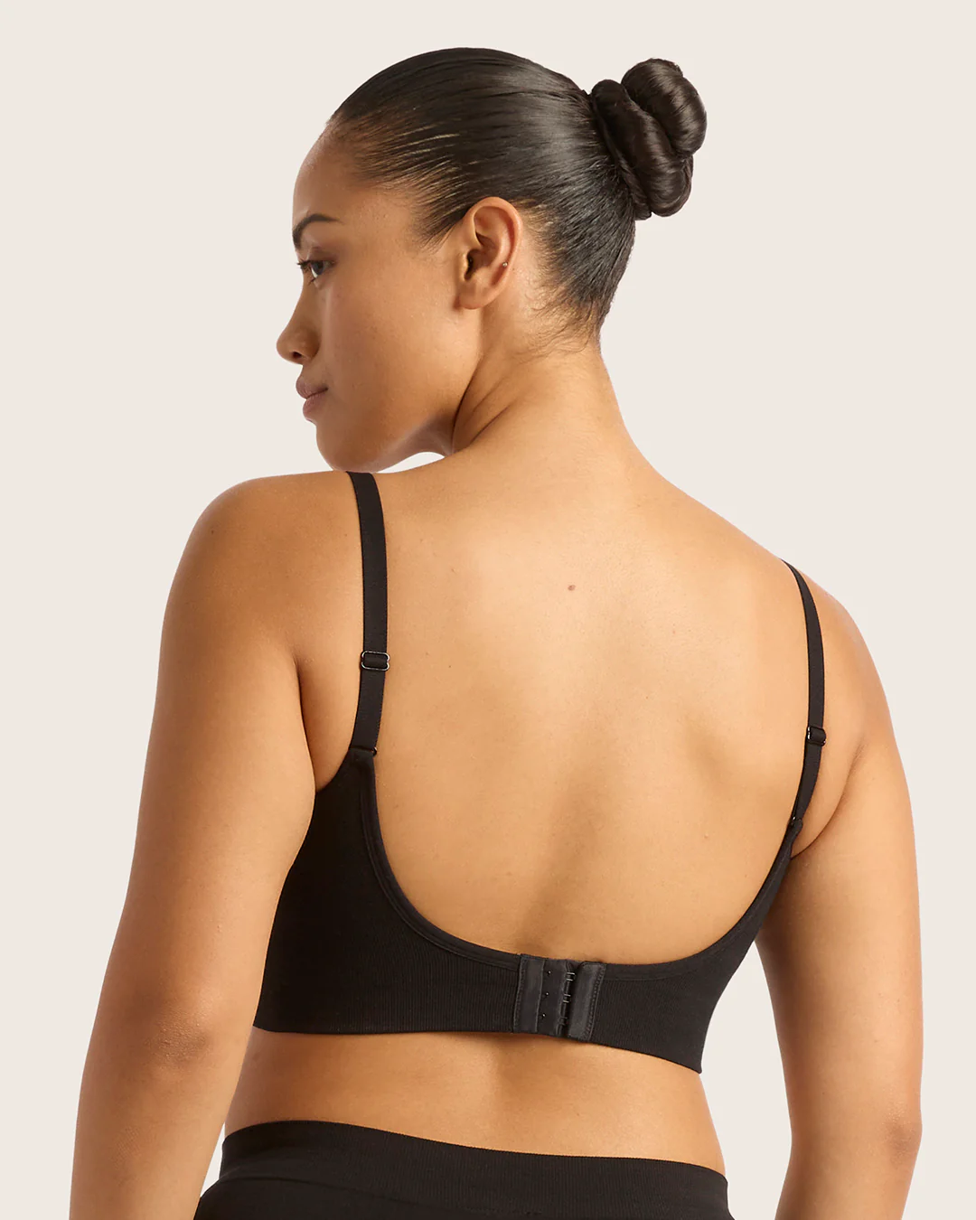 Wireless Low Back Bra - Black - Image 10