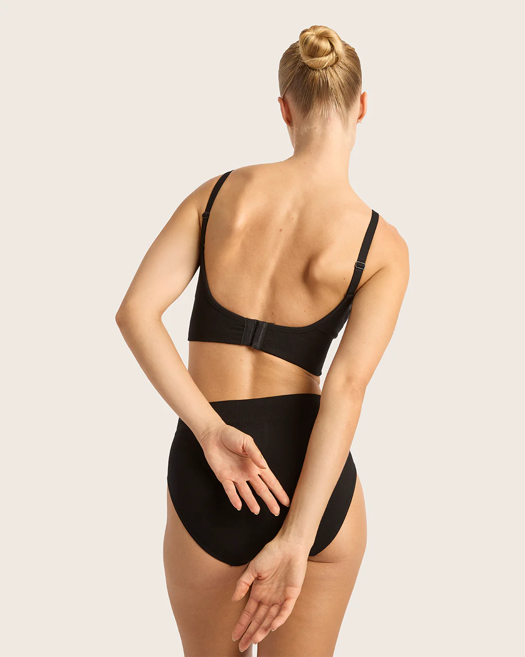 Wireless Low Back Bra - Black - Image 6