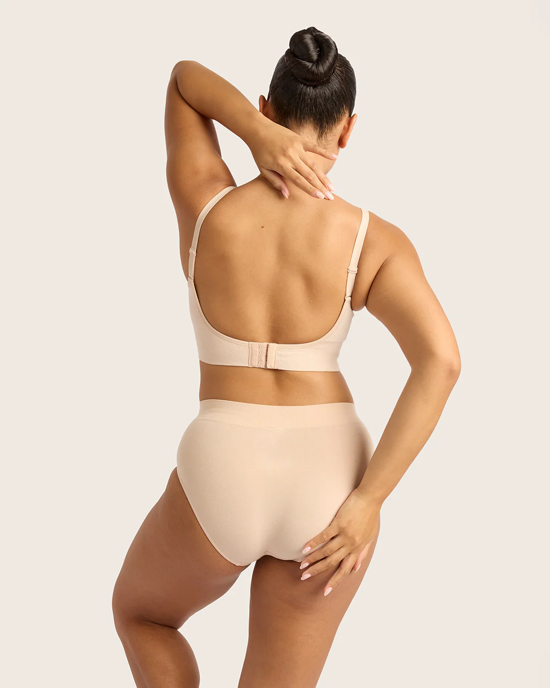 Wireless Low Back Bra - Shell - Image 10