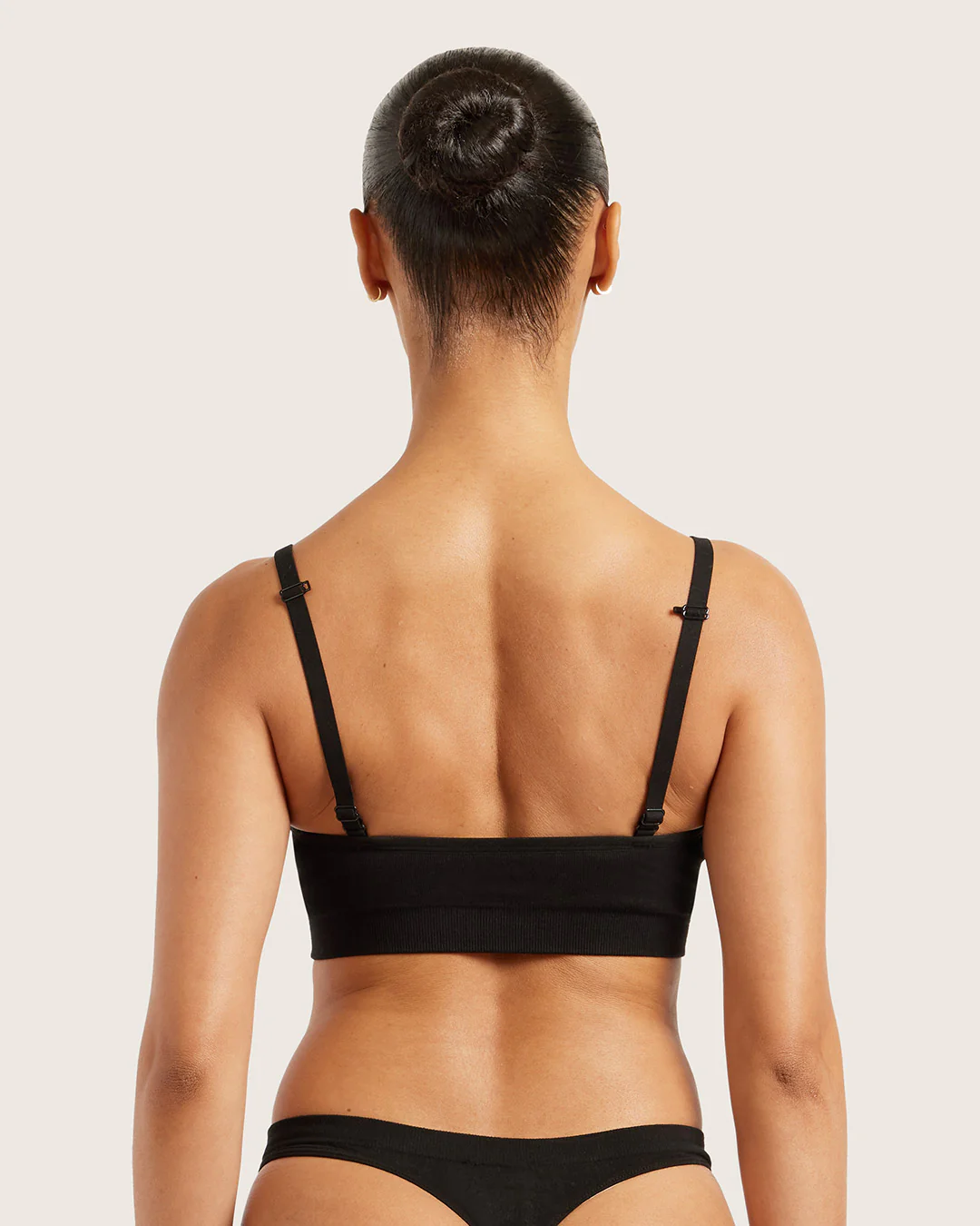 Wireless T-Shirt Bra - Black - Image 9