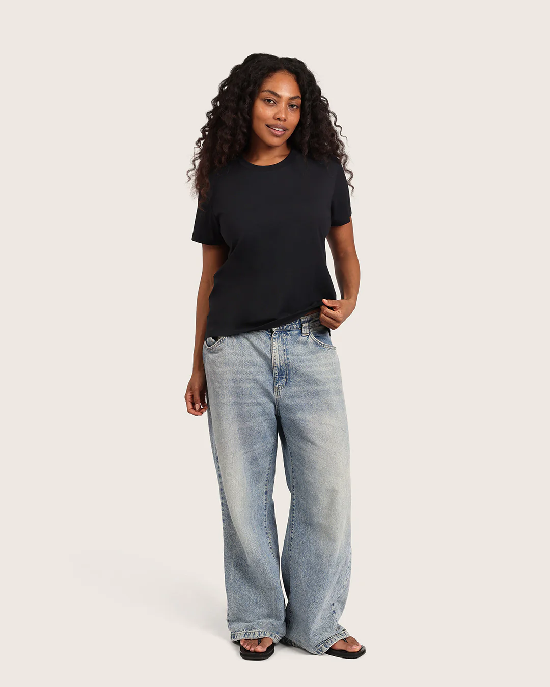Women's Classic Crew Neck T-Shirt - Black - Image 8